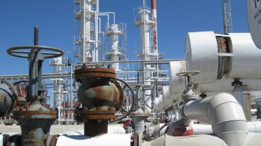 boru hatları ve sürgüler