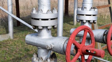 Kapama vanaları yüksek basınçlı ekipman akışı. Petrol donanımı