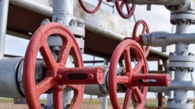 Kapama vanaları yüksek basınçlı ekipman akışı. Petrol donanımı