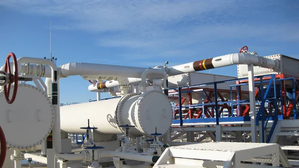 Heat exchangers in a refinery — Stock Photo, Image