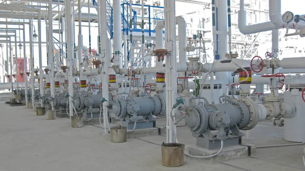 Pumpen av sluten typ för pumpning av olja produkt — Stockfoto