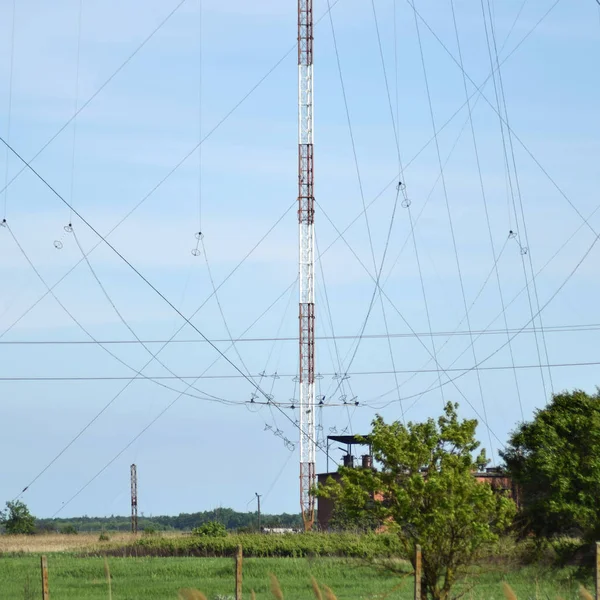 Aerial plattformar för överföring av radiovågor — Stockfoto