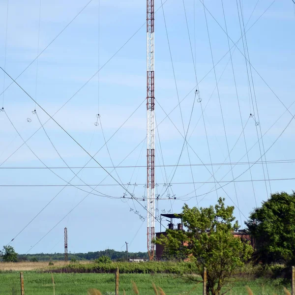 Aerial plattformar för överföring av radiovågor — Stockfoto