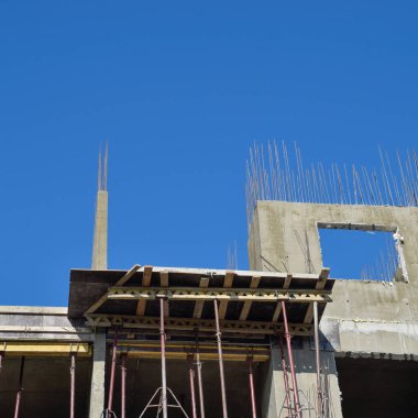 Çok öykülü bir Bina İnşaatı