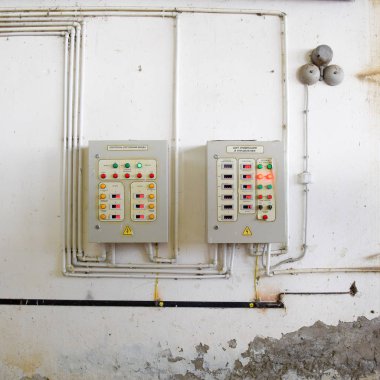 Elektrik santral pompa istasyonu. Hassas kontrollü klima cihazları ve Elekt