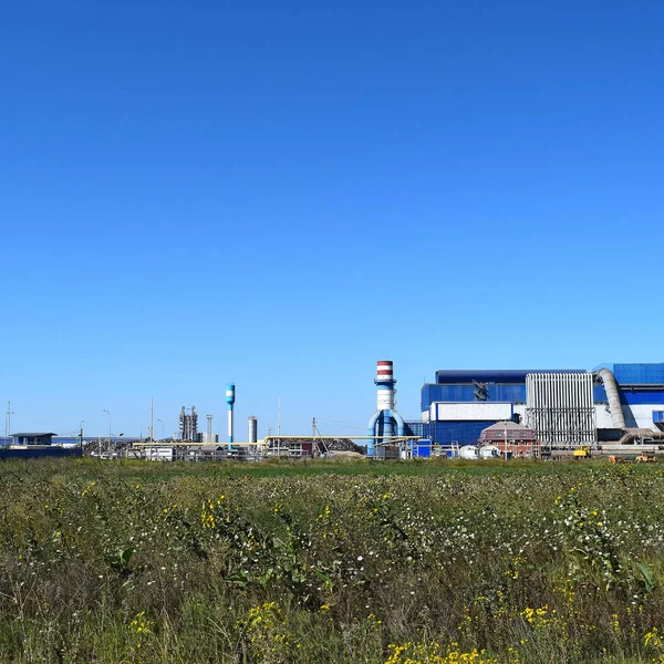 Великий завод з переробки металобрухту — стокове фото