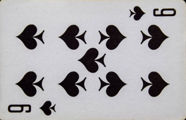 Oyun kartı dokuz zirve takım maça.