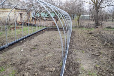 Polikarbon sera montajı