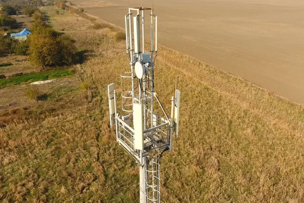 Equipment for relaying cellular and mobile signal. Cellular towe — Stock Photo, Image