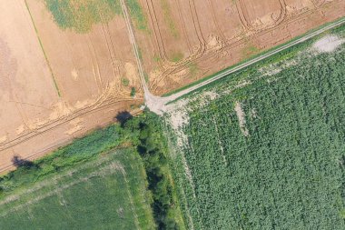 Crossroads alanlar arasında yol açtı. Yukarıdan görüntülemek
