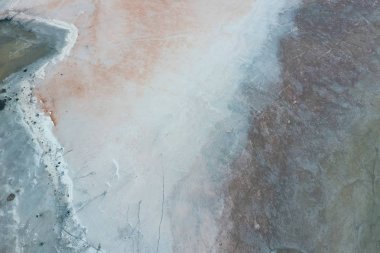 Azak Denizi kıyılarında tuz Tuz Gölü. Eski Haliç. Yukarıdan görüntüleyin. Kuru göl. Tuz Gölü manzaralı bir kuş bakışı