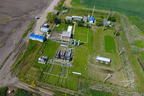 Kurutma gaz ve yoğuşma toplama donatımı. Üstten Görünüm. Üstten Görünüm petrol ayrılması için ekipman. Kurutma gaz ve yoğuşma toplama donatımı. Petrol sahası donanımları.