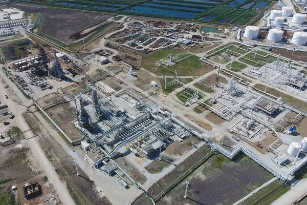 Oil refinery plant for primary and deep oil refining. Equipment
