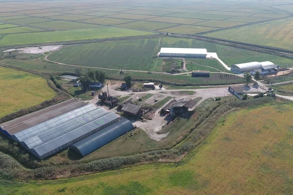 Hangar aus verzinktem Blech für die Lagerung landwirtschaftlicher Produkte — Stockfoto