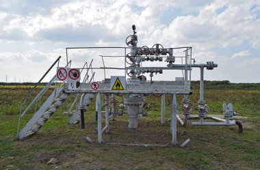 Bir petrol kuyusu donatım