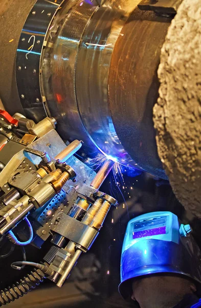 Butt welding underwater pipeline using automatic equipment — Stock Photo, Image