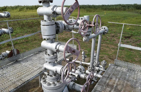Équipement d'un puits de pétrole — Photo