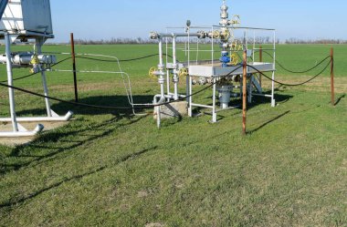 Ekipman ve petrol arama teknolojileri. Petrol kuyusu