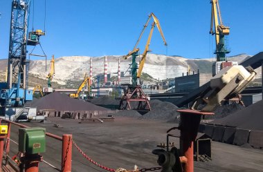 Kargo endüstriyel bağlantı noktasını, bağlantı noktası Vinçler. Antrasit olarak yüklenmemesi. Trans