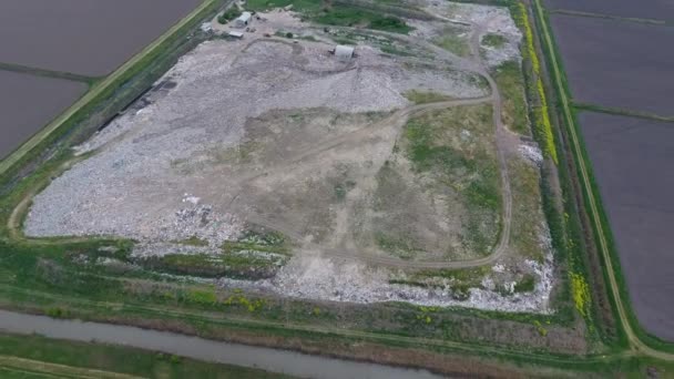 Basurero Con Montón Basura Vertedero Basura Fuera Del Pueblo — Vídeos de Stock