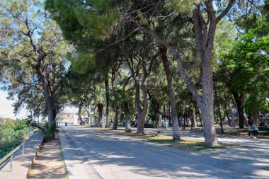 Karaalioğlu Parkı, Antali Parkı 'nda yürümek.