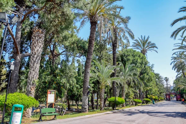 Parque Karaalioglu, caminar por el Parque Antali . —  Fotos de Stock