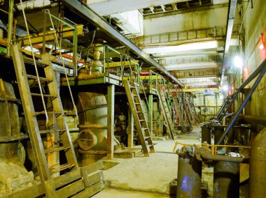 Bodrum katında bir su pompa istasyonu. Kıyamet sonrası terk