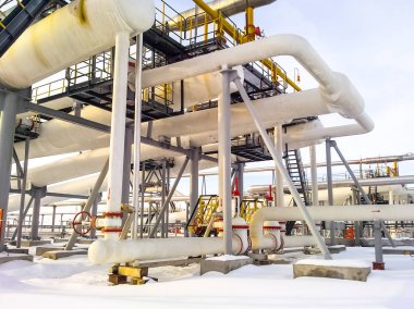 Son aşama bölücü borulu. Ekipman su yağdan ayırmak için. Ekipman petrol Batı Sibirya alanlarında