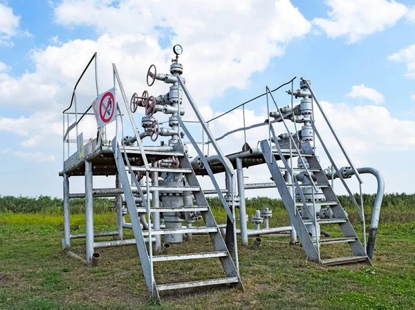 Equipment of an oil well — Stock Photo, Image