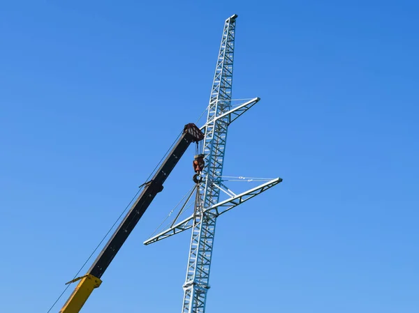 La grúa elevadora —  Fotos de Stock