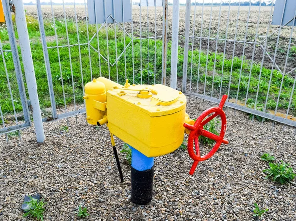 The latch on the underground gas pipeline — Stock Photo, Image