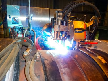 Otomatik ekipman kullanarak su altı boru hattı kaynaklama