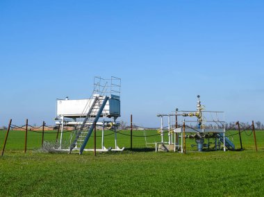 Ekipman ve petrol arama teknolojileri. Petrol kuyusu
