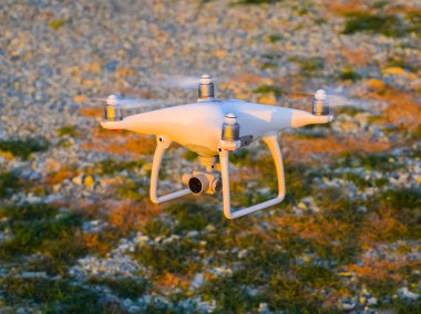 Yerden hovering dron,