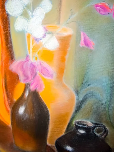 Naturaleza muerta. Una pintura que representa una naturaleza muerta, un jarrón con flores . — Foto de Stock