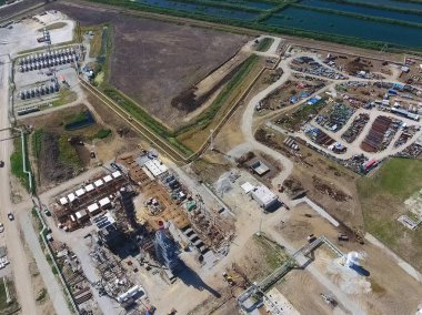 Birincil ve derin petrol rafine petrol rafineri tesisi. Ekipman