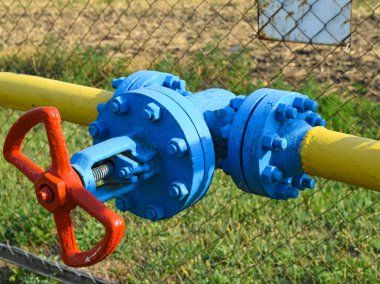 Mandal yeraltı gaz boru hattı üzerinde