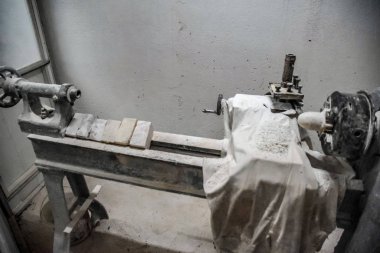 Yeşim işleme makinesi. Makinede taş işleme.