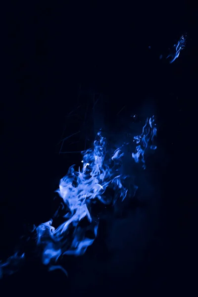 Kék Láng. A rizsszalma égetése éjjel. — Stock Fotó