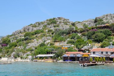 Hotel Sahil Pension Turkey, Kaleuchagiz, zengin ziyaretçiler için köy, Kekova Antik Kenti harabeleri üzerinde.