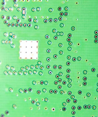 Elektrik bileşenleri olan elektronik bir tahta. Bilgisayar donanımının elektroniği