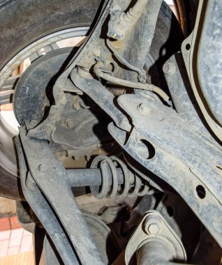 Alt görünümü bir araba.