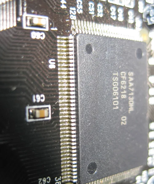 전기 부품이 있는 전자 보드. 컴퓨터 장비의 전자 — 스톡 사진