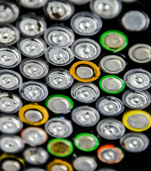 Tuz ve alkalin piller, taşınabilir teknoloji için enerji kaynağı. Aaa ve Aa piller