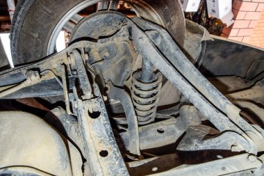 Alt görünümü bir araba.