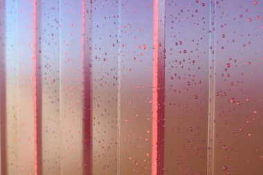 metal profil. Köşegen desen metal profil. Çitler polimer kaplama ile boyalı galvanizli demirden.