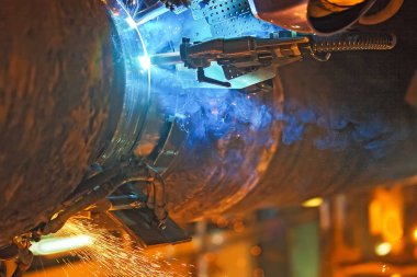Otomatik ekipman kullanarak su altı boru hattı kaynaklama