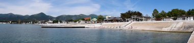 Novorossiysk kenti yakınlarındaki Kabardinka tatil köyünün panoraması.