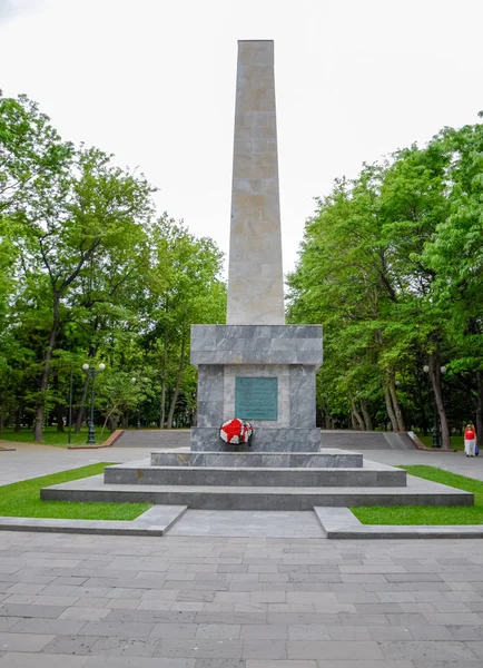 Monumentet, byggt för att hedra den tjugonde årsdagen av befrielsen av Novorossiysk från Vita gardet gäng och interventionister. — Stockfoto