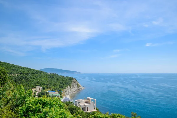 Seascape, vista da costa, baía de Tsemes — Fotografia de Stock